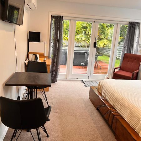 The Perfect Getaway For Two In A Large Suite Whanganui Exterior foto