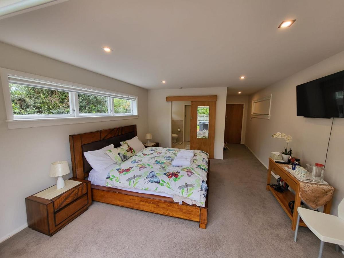 The Perfect Getaway For Two In A Large Suite Whanganui Exterior foto