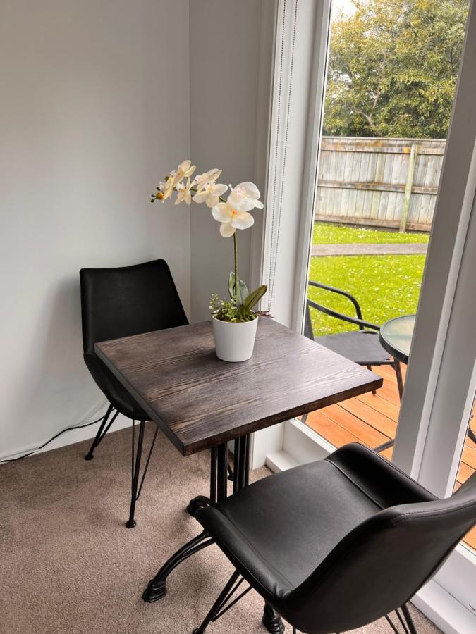 The Perfect Getaway For Two In A Large Suite Whanganui Exterior foto